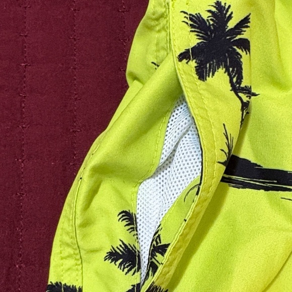 PacSun Men's Yellow-Green Swim Trunks with Palm Print Size Large - Picture 5 of 11